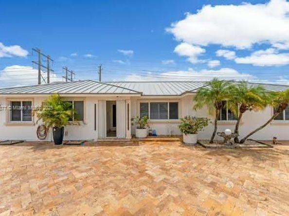 323 NW 136th Pl, Miami FL 33182