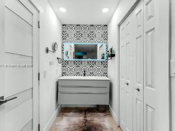 323 NW 136th Pl, Miami FL 33182