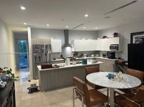 3089 SW 21st St 3089, Miami FL 33145