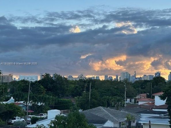 3089 SW 21st St 3089, Miami FL 33145