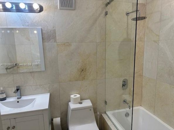 3089 SW 21st St 3089, Miami FL 33145