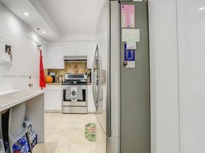 10185 Collins 308, Bal Harbour FL 33154