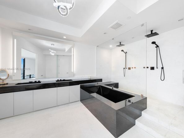 18555 Collins Ave 2003, Sunny Isles Beach FL 33160