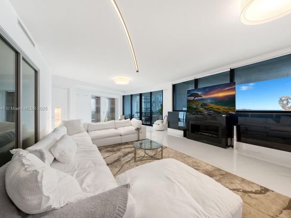 18555 Collins Ave 2003, Sunny Isles Beach FL 33160