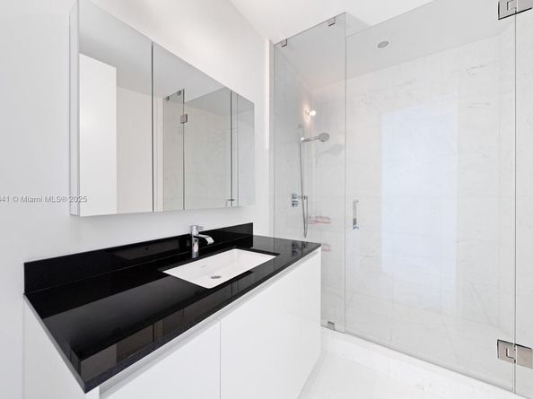 18555 Collins Ave 2003, Sunny Isles Beach FL 33160