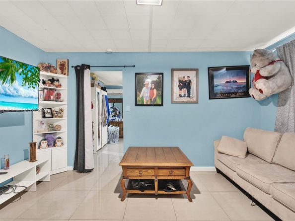 1317 N M St, Lake Worth FL 33460