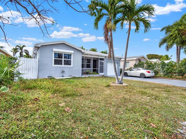1317 N M St, Lake Worth FL 33460