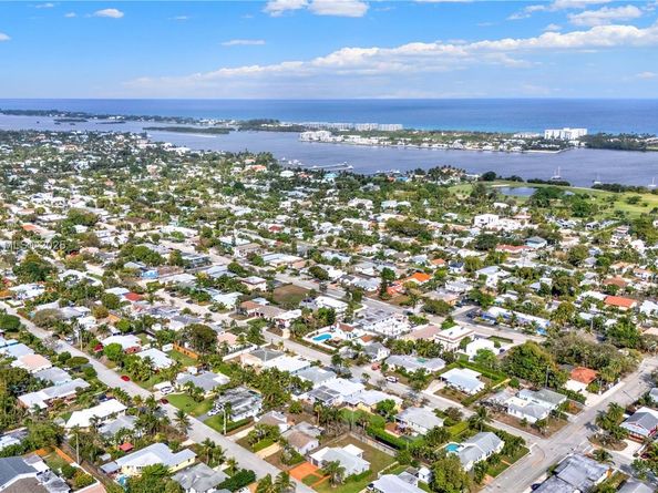 1317 N M St, Lake Worth FL 33460