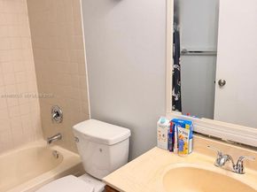 8821 Wiles Rd 108, Coral Springs FL 33067