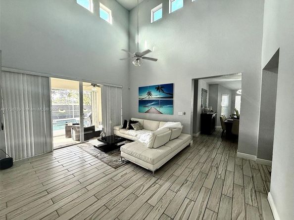 2602 Augusta Dr, Homestead FL 33035