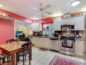 7201 NW 7th Ct, Plantation FL 33317