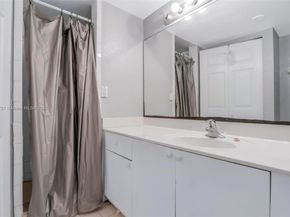 4235 N University Dr 115, Sunrise FL 33351