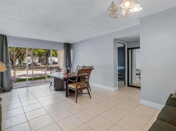 4235 N University Dr 115, Sunrise FL 33351