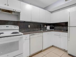 4235 N University Dr 115, Sunrise FL 33351