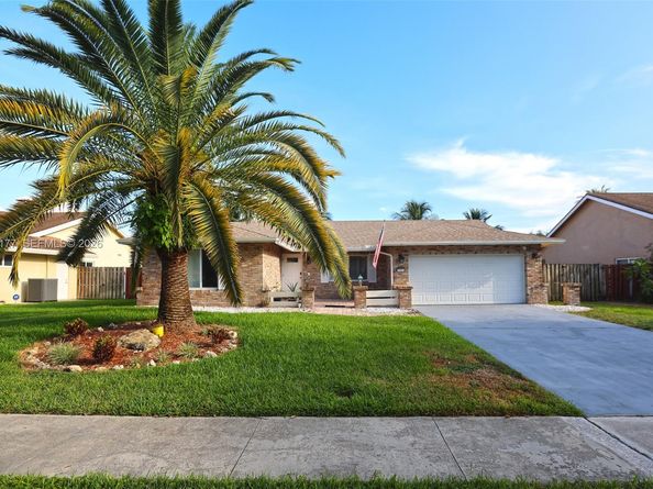9480 NW 10th St, Plantation FL 33322