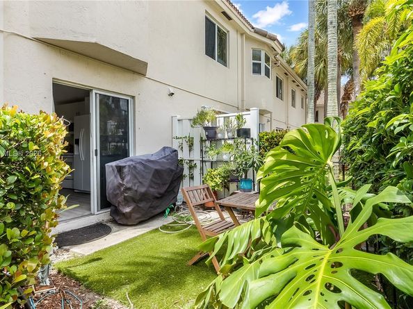 2173 NW 78th Ave 103, Pembroke Pines FL 33024