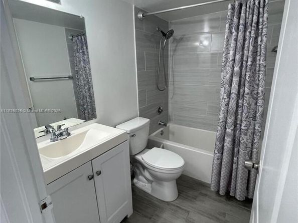 2173 NW 78th Ave 103, Pembroke Pines FL 33024