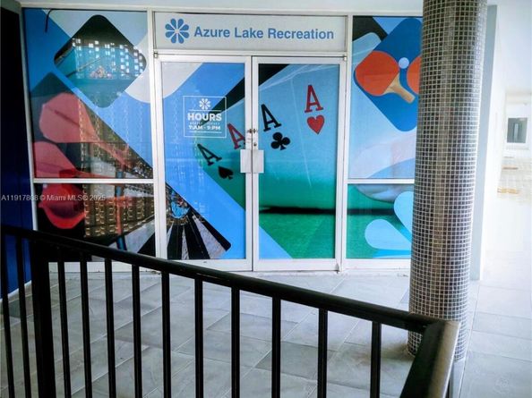 877 NE 195th St 318, Miami FL 33179