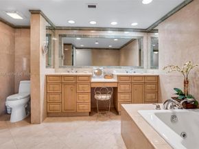 19707 Turnberry Way 22H, Aventura FL 33180