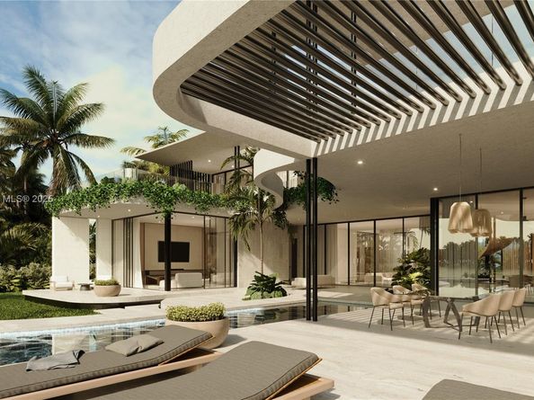 1015 S Southlake Dr, Hollywood FL 33019