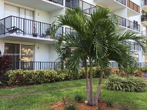 12500 NE 15 Ave 207, North Miami FL 33161