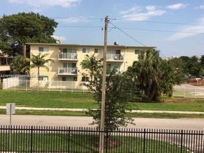 12500 NE 15 Ave 207, North Miami FL 33161