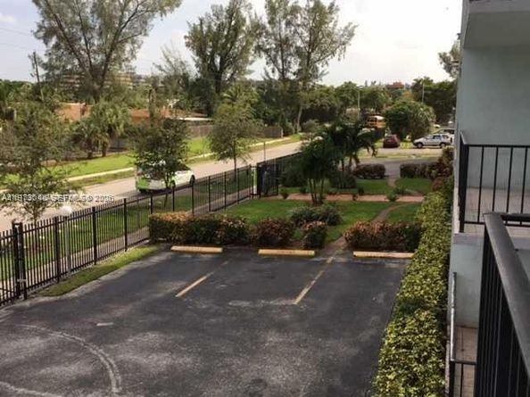 12500 NE 15 Ave 207, North Miami FL 33161