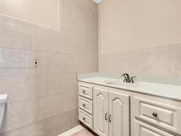 17175 NE 21st Ave, North Miami Beach FL 33162