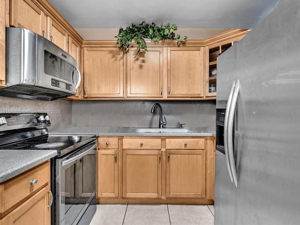 17175 NE 21st Ave, North Miami Beach FL 33162