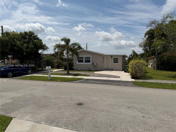 2910 NW 25th St, Fort Lauderdale FL 33311