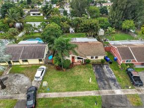 7808 SW 8th Ct, North Lauderdale FL 33068