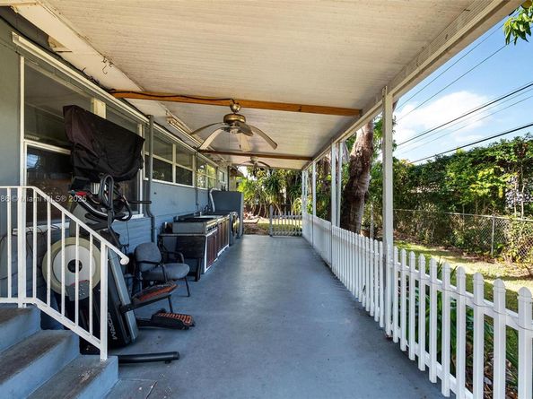 1715 SW 84th Ave, Miami FL 33155
