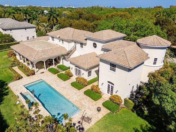 9076 SW 59th Ct, Pinecrest FL 33156