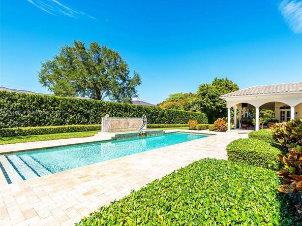 9076 SW 59th Ct, Pinecrest FL 33156