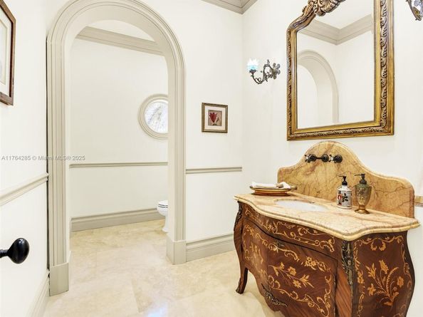 9076 SW 59th Ct, Pinecrest FL 33156