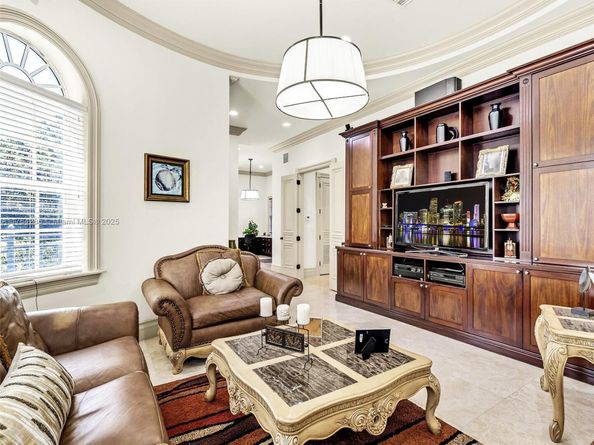 9076 SW 59th Ct, Pinecrest FL 33156