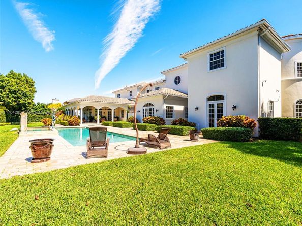 9076 SW 59th Ct, Pinecrest FL 33156