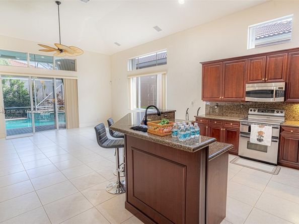 12539 NW 58th Mnr, Coral Springs FL 33076