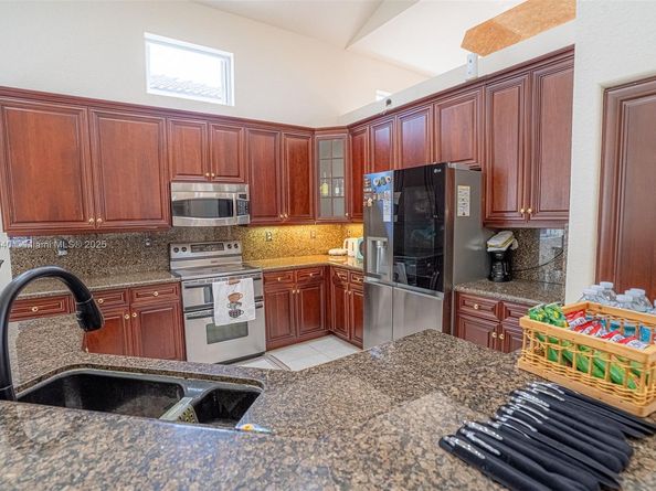 12539 NW 58th Mnr, Coral Springs FL 33076