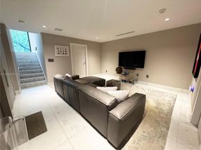 2000 S Bayshore Drive 13, Miami FL 33133