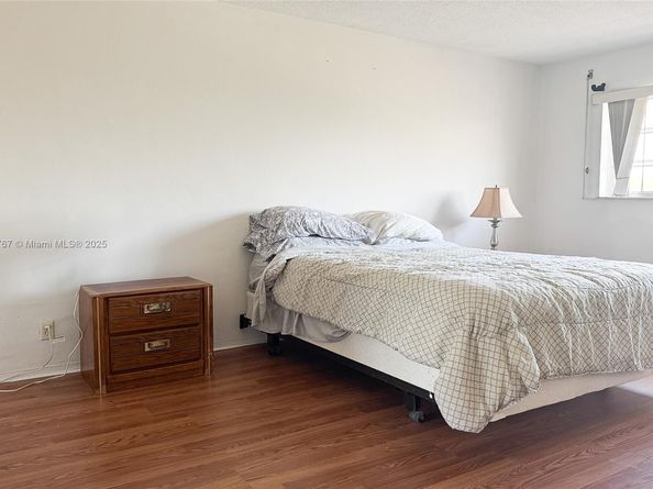 501 Blue Heron Dr 313A, Hallandale Beach FL 33009