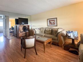 501 Blue Heron Dr 313A, Hallandale Beach FL 33009