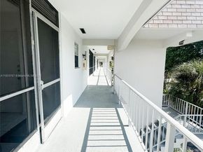 501 Blue Heron Dr 313A, Hallandale Beach FL 33009