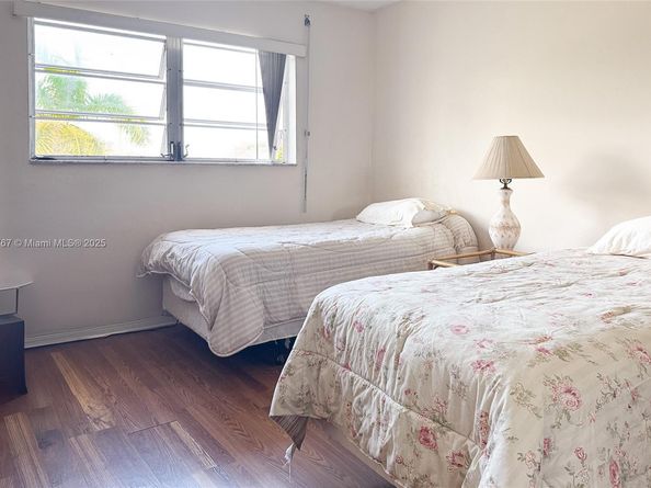 501 Blue Heron Dr 313A, Hallandale Beach FL 33009