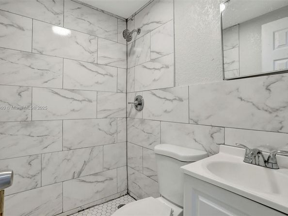 2701 NW 18th Ter, Oakland Park FL 33311