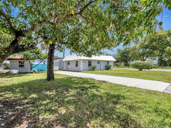 2701 NW 18th Ter, Oakland Park FL 33311
