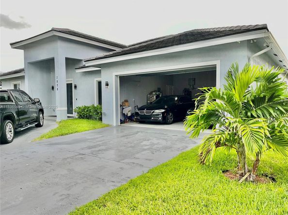 3838 NW 5th Ct, Lauderhill FL 33311