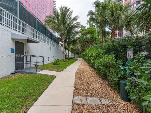 1627 Brickell Ave 1401, Miami FL 33129