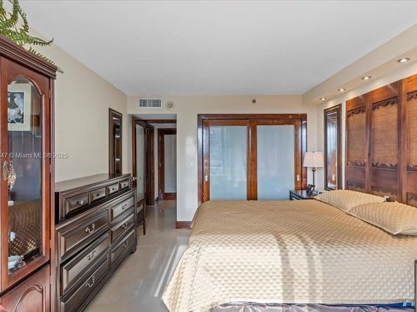 1627 Brickell Ave 1401, Miami FL 33129