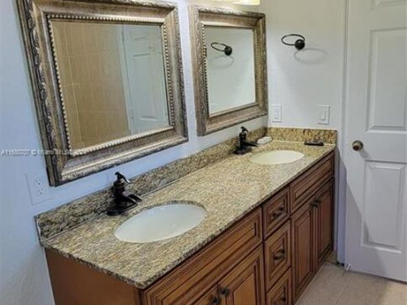 3377 NE 4th St, Homestead FL 33033